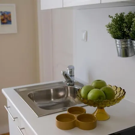 Romantic & Renewed 1 Bedroom In Campolide - 1e Apartmán *