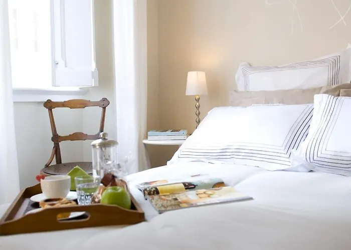 Romantic & Renewed 1 Bedroom In Campolide - 1e * Lisbona