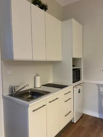 Romantic & Renewed 1 Bedroom In Campolide - 1e * Lisbona
